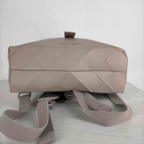 チャールズキース CHARLES & KEITH ラージジオメトリック バックパック レディース