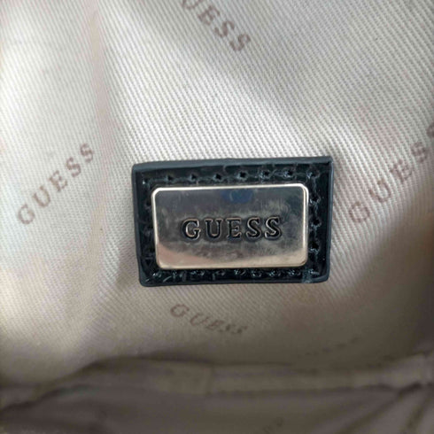 ゲス GUESS 型押しデザインエナメルバックパック レディース