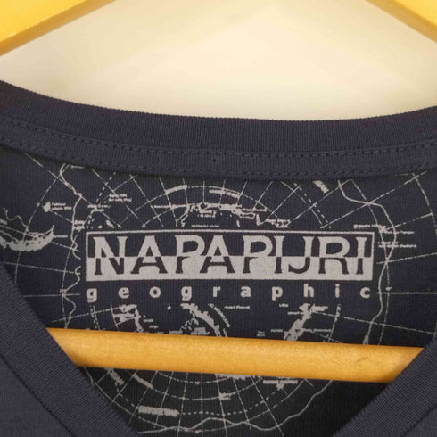 ナパピリ NAPAPIJRI 袖ロゴプリント VネックTシャツ メンズ import:M