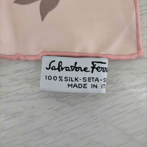 サルヴァトーレフェラガモ Salvatore Ferragamo イタリア製 シルク スカーフ レディース