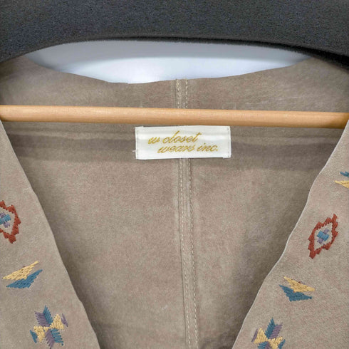 ダブルクローゼットウェアーズインク w closet WEARS INC. ピックレザー ポンチョボタン ネイティブ柄刺繍 ベスト レディース