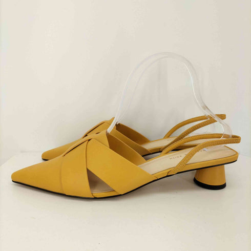 チャールズキース CHARLES & KEITH アーモンドトゥ キトゥンヒール パンプス レディース JPN:39