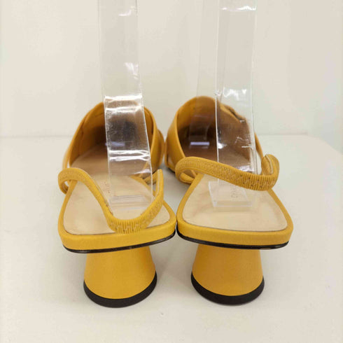 チャールズキース CHARLES & KEITH アーモンドトゥ キトゥンヒール パンプス レディース JPN:39
