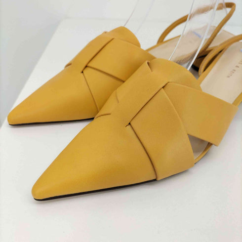 チャールズキース CHARLES & KEITH アーモンドトゥ キトゥンヒール パンプス レディース JPN:39