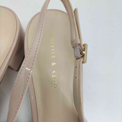チャールズキース CHARLES & KEITH アーモンドトゥ キトゥンヒール パンプス レディース JPN:39