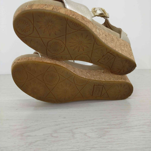 アグ UGG Zoe II Metallic ゾー ゴールドウェッジサンダル レディース JPN:23.5