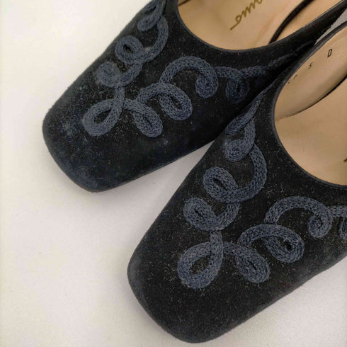 サルヴァトーレフェラガモ Salvatore Ferragamo 刺繍パンプス レディース
