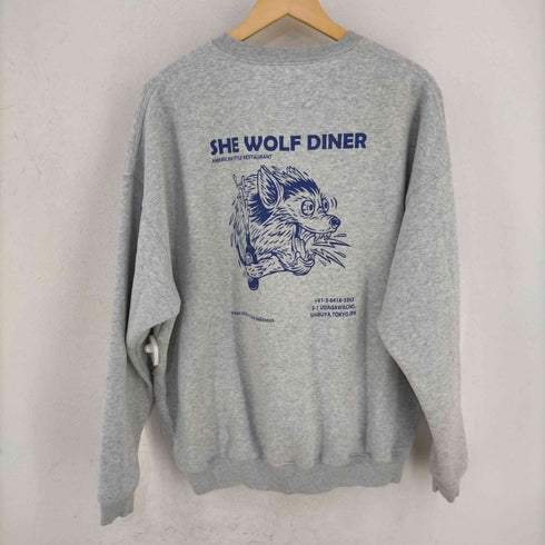 フリークスストア FREAKS STORE × SHE WOLF DINER 別注ビッグシルエットバックプリントクルーネックスウェット メンズ JPN:L