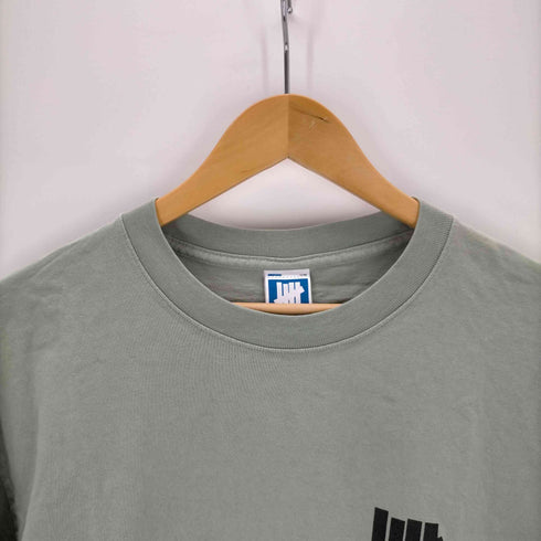 アンディフィーテッド UNDEFEATED 22SS USA製 ロゴクルーネックTシャツ メンズ JPN:M