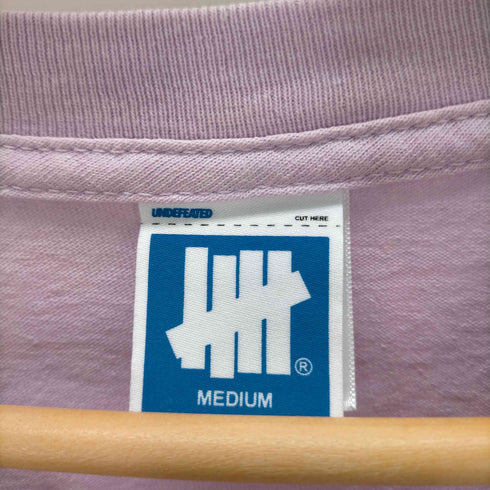アンディフィーテッド UNDEFEATED 22SS USA製 ロゴクルーネックTシャツ メンズ JPN:M