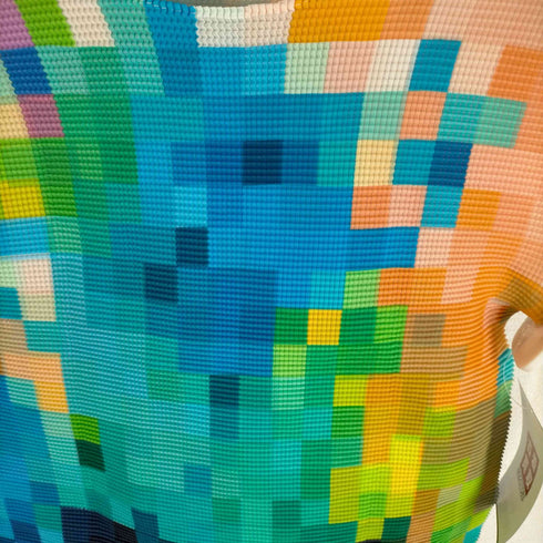 ミー イッセイミヤケ me ISSEY MIYAKE 総柄プリーツノースリーブブラウス レディース