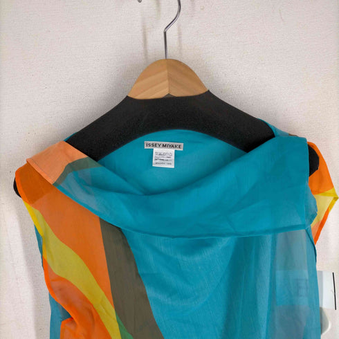 イッセイミヤケ ISSEY MIYAKE 総柄ノースリーブブラウス レディース JPN:2