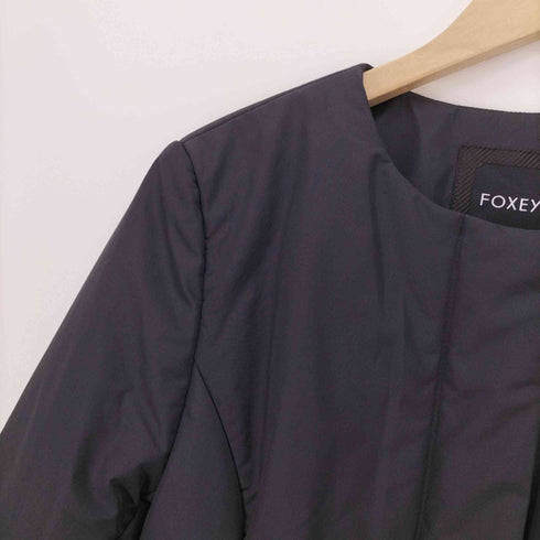 フォクシー FOXEY COAT VIOLA 中綿ベルテッドノーカラーコート ビジュー装飾 レディース JPN:38