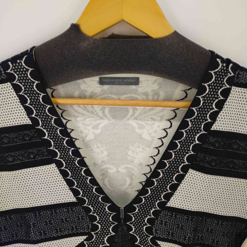 アレキサンダーマックイーン Alexander McQueen 刺繍 ショートスリーブ ワンピース ニット 半袖 Vネック タイト Vネック レディース XL