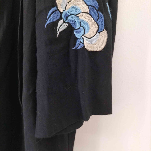 ムルーア MURUA 刺繍デザインボタンレスコート レディース FREE