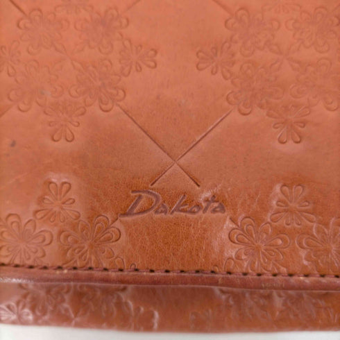 ダコタ dakota フラワー型押し 二つ折り財布 レディース