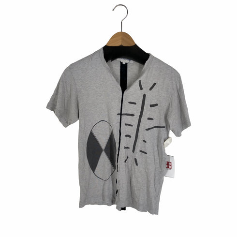 コムデギャルソンシャツ COMME des GARCONS SHIRT 襤褸加工プリントデザインドッキングVネックカットソー メンズ JPN:S