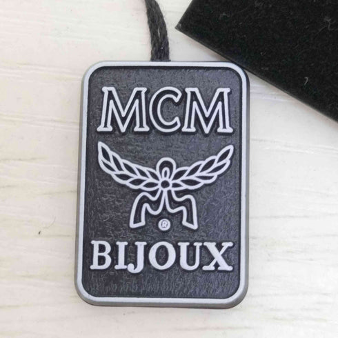 エムシーエム MCM リーフロープロゴイヤリング レディース