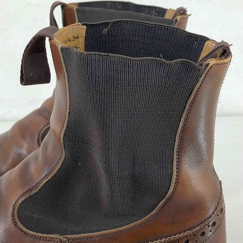 トリッカーズ Trickers MADE IN ENGLAND ウィングチップサイドゴアブーツ M2754 HENRY / 1001 BURNISHED (COMMANDO SOLE) メンズ UK:9.5