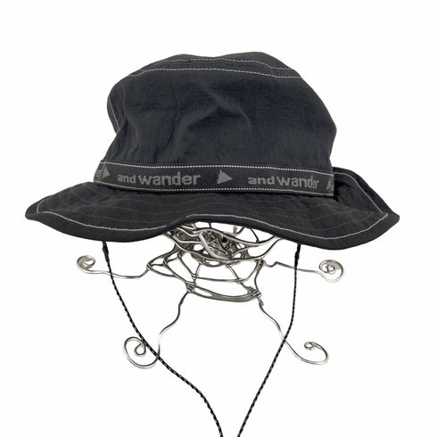アンドワンダー and wander JQ tape hat メンズ