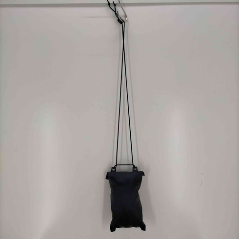 シュプリーム Supreme Summit Series Outer Tape Seam Neck Pouch メンズ