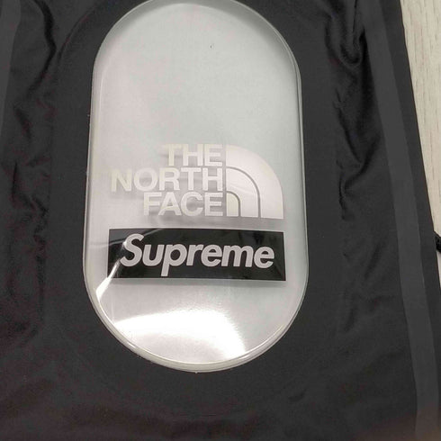 シュプリーム Supreme Summit Series Outer Tape Seam Neck Pouch メンズ