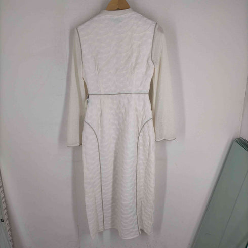 プリヴェヴェ PRIVEVE フレアスリーブスモッキングワンピース THE FLARE SLEEVE SMOCKING DRESS レディース FREE