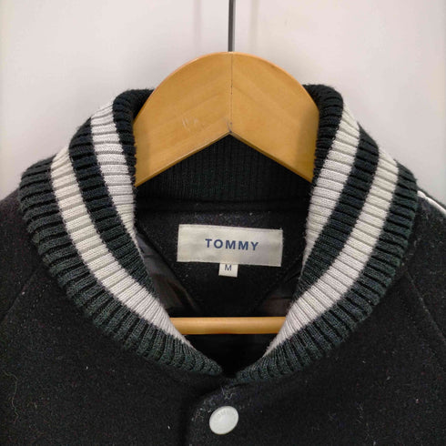 トミー TOMMY フロント刺繍 ラグランスリーブスタジアムジャンパー メンズ import:M