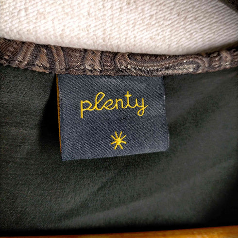 プレンティ PLENTY 総柄スリットブラウス レディース