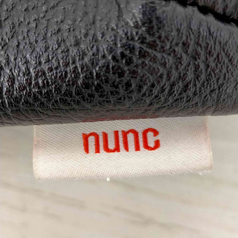 nunc レザーショルダーバッグ メンズ