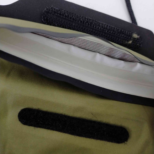 ザノースフェイス THE NORTH FACE 21SS OUTER TAPED SEAM NEACK POUCH メンズ