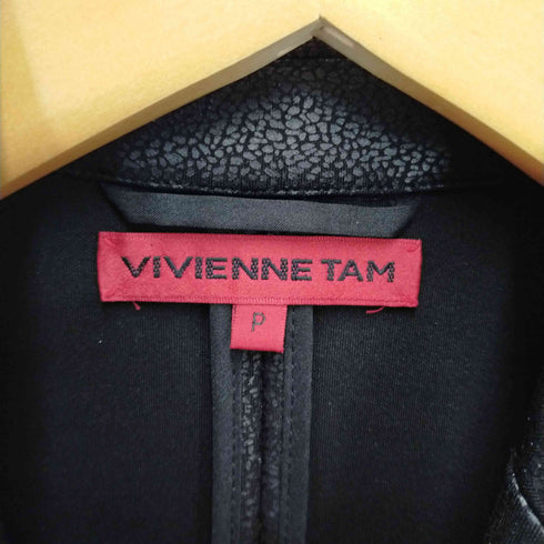 ヴィヴィアンタム VIVIENNE TAM コーティング テーラードジャケット シングル 比翼ボタン ピークドラペル レディース DE:38