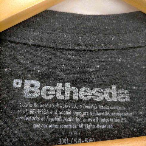 Bethesda フロントキャラクタープリントS/S TEE メンズ 3XL