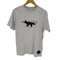 メゾンキツネ MAISON KITSUNE メゾンキツネ フォックススタンプ ロゴTシャツ メンズ JPN:XS