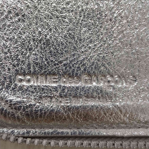 コムデギャルソン COMME des GARCONS EMBOSSED LOGOTYPE ラウンドファスナーウォレット レディース