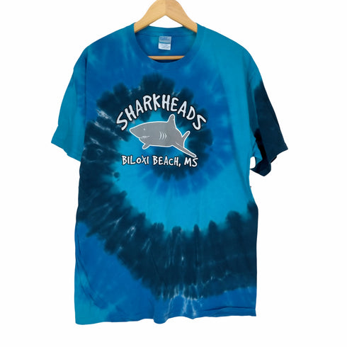 ポートアンドカンパニー PORT and COMPANY SHARKHEADS BILOXI BEACH MS タイダイ柄クルーネックTシャツ メンズ JPN:L
