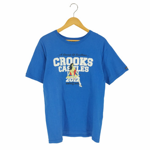 クルックスアンドキャッスルズ CROOKS&Castles メキシコ製 フロントロゴプリント クルーネックTシャツ メンズ import:M