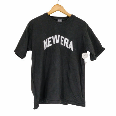 ニューエラ NEW ERA フロントプリントクルーネックTシャツ メンズ JPN:M