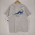 サンデイズベスト SUNDAYS BEST BRACHIOSAURUS TEE メンズ JPN:XL