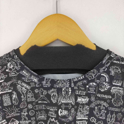 エスワイサーティトゥー SY32 by SWEET YEARS 吸汗速乾 総柄 GRAPHIC TEE メンズ JPN:S
