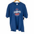 ポートアンドカンパニー PORT and COMPANY STATE CHAMPION 2021-2022 フロントプリントS/S TEE メンズ JPN:XXL