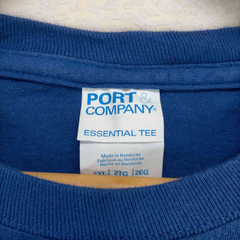 ポートアンドカンパニー PORT and COMPANY STATE CHAMPION 2021-2022 フロントプリントS/S TEE メンズ JPN:XXL