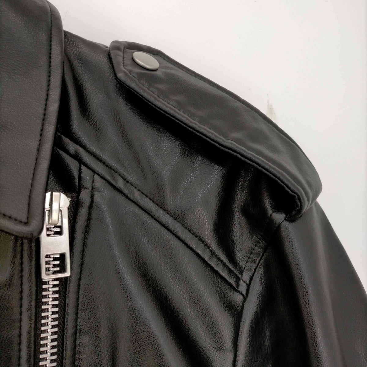 ザラ ZARA フェイクレザークロップドライダースジャケット レディース