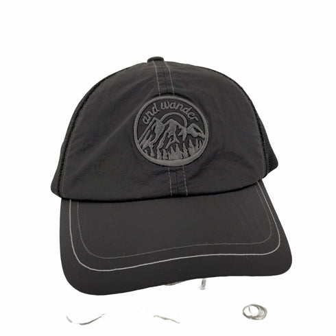 アンドワンダー and wander back mesh cap メンズ