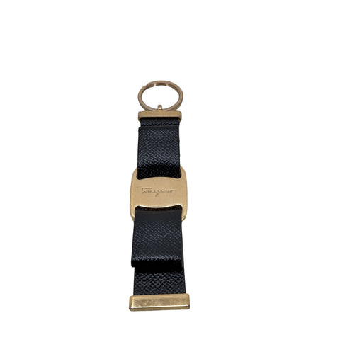 サルヴァトーレフェラガモ Salvatore Ferragamo イタリア製 レザーキーリング レディース
