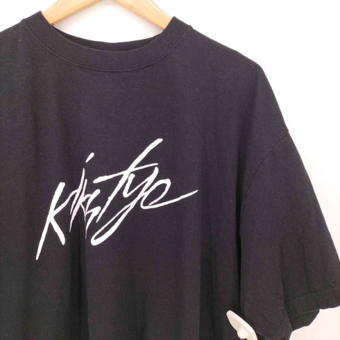 キックスティーワイオー KIKS TYO 筆記体 プリント クルーネック カットソー メンズ JPN:XXL