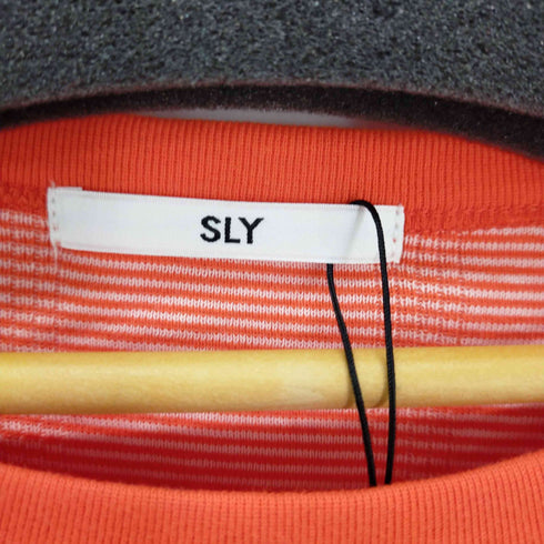 スライ SLY SLY LOGO COMPACT Tシャツ レディース FREE