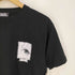 アナークオブヘックス ANARC of hex ×古塔つみ バックキャラクタープリント クルーネックTシャツ メンズ import:XL