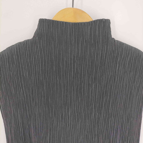 イッセイミヤケ ISSEY MIYAKE FETE ボトルネック プリーツ ノースリーブカットソー レディース 02