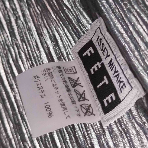 イッセイミヤケ ISSEY MIYAKE FETE ボトルネック プリーツ ノースリーブカットソー レディース 02